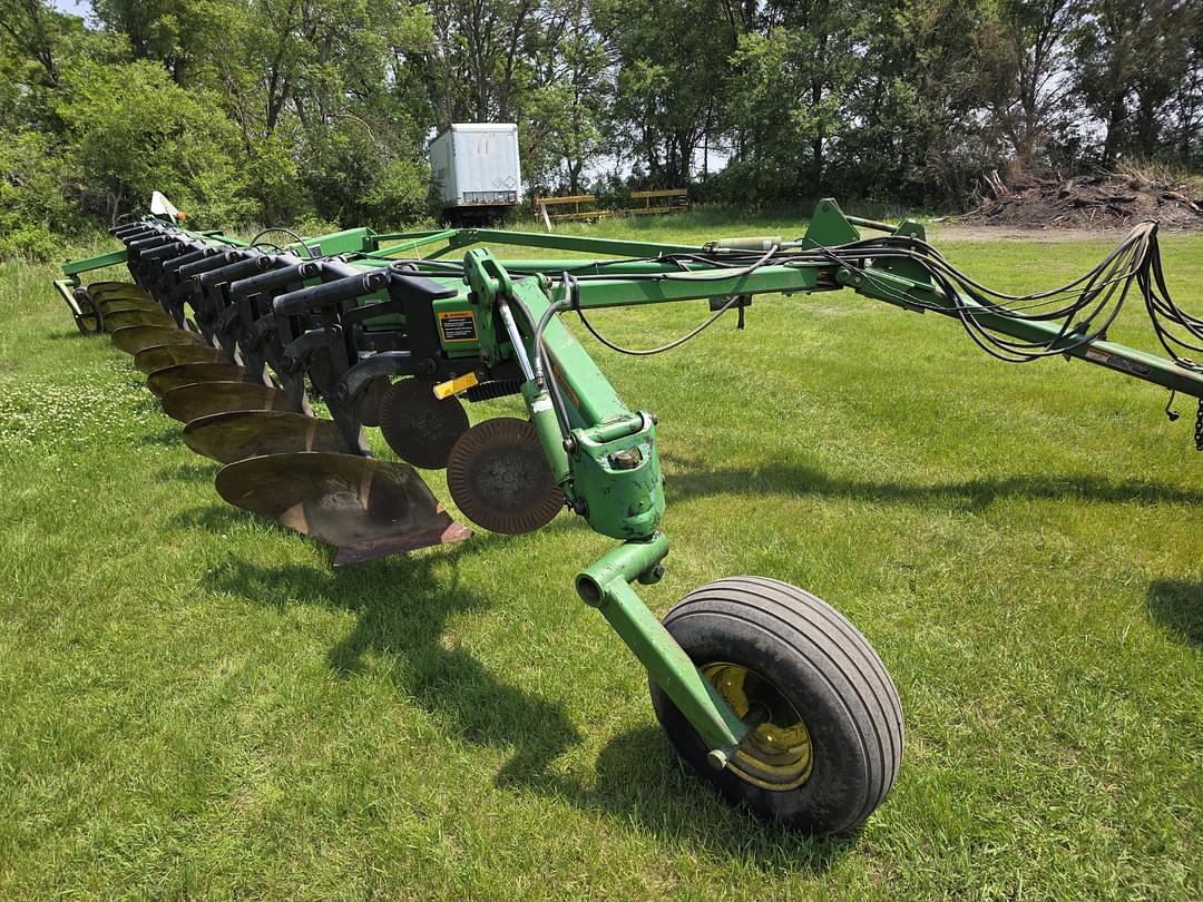 Image of John Deere 3710 Primary image