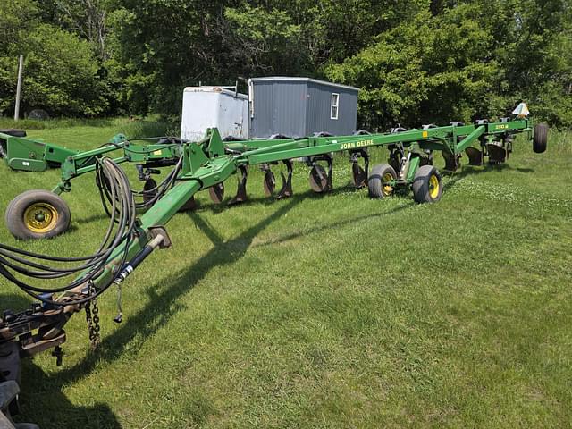 Image of John Deere 3710 equipment image 2