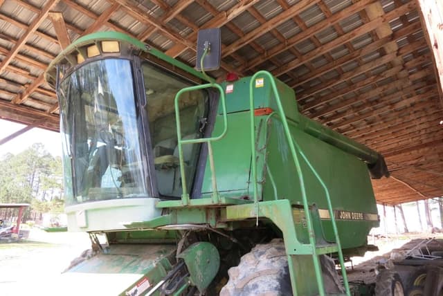 Image of John Deere 9400 equipment image 1