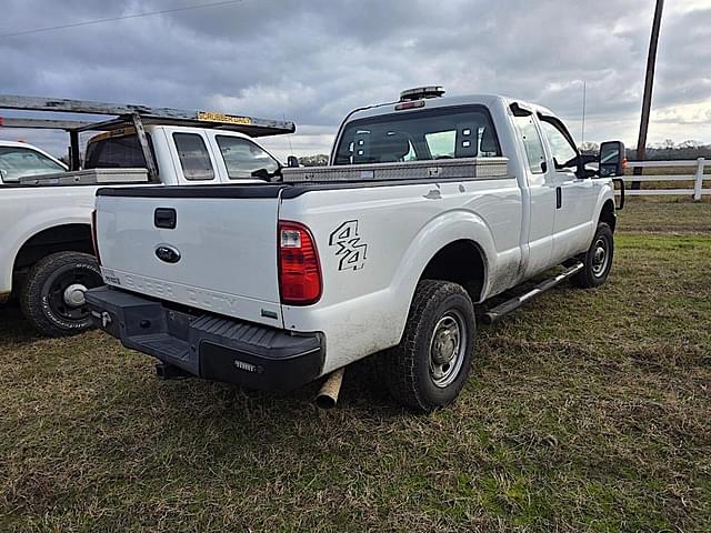 Image of Ford F-250 equipment image 4