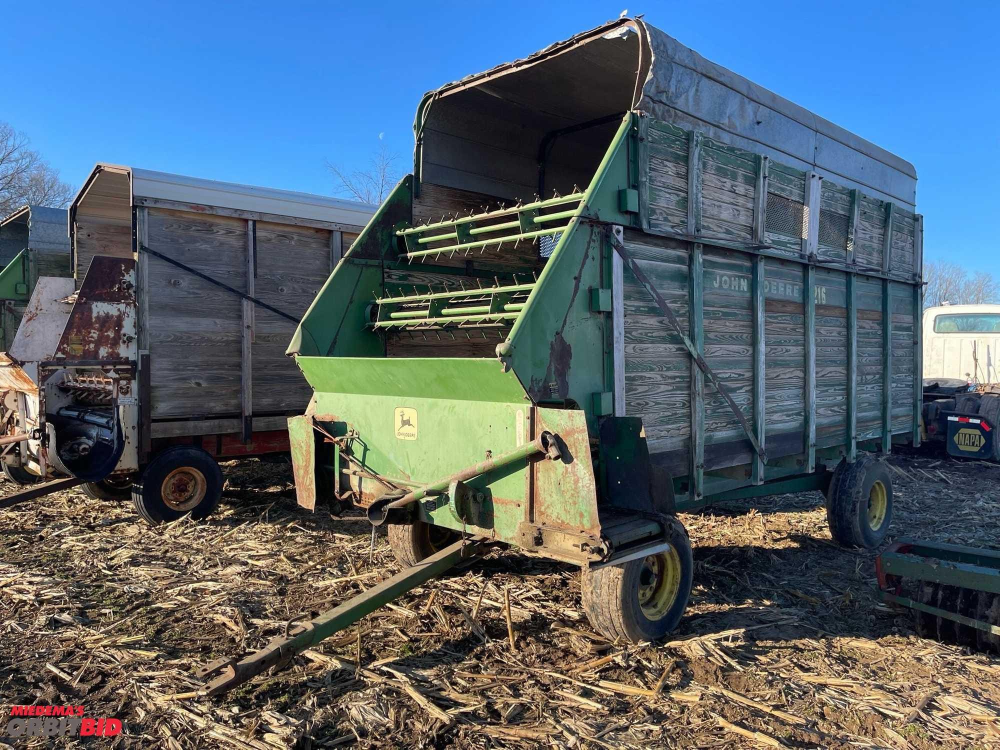 Main image John Deere 216