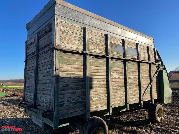 Main image John Deere 216 11
