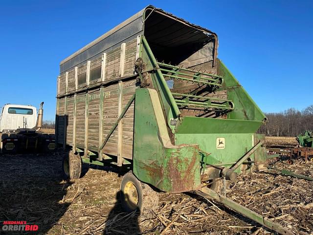 Thumbnail image John Deere 216 13