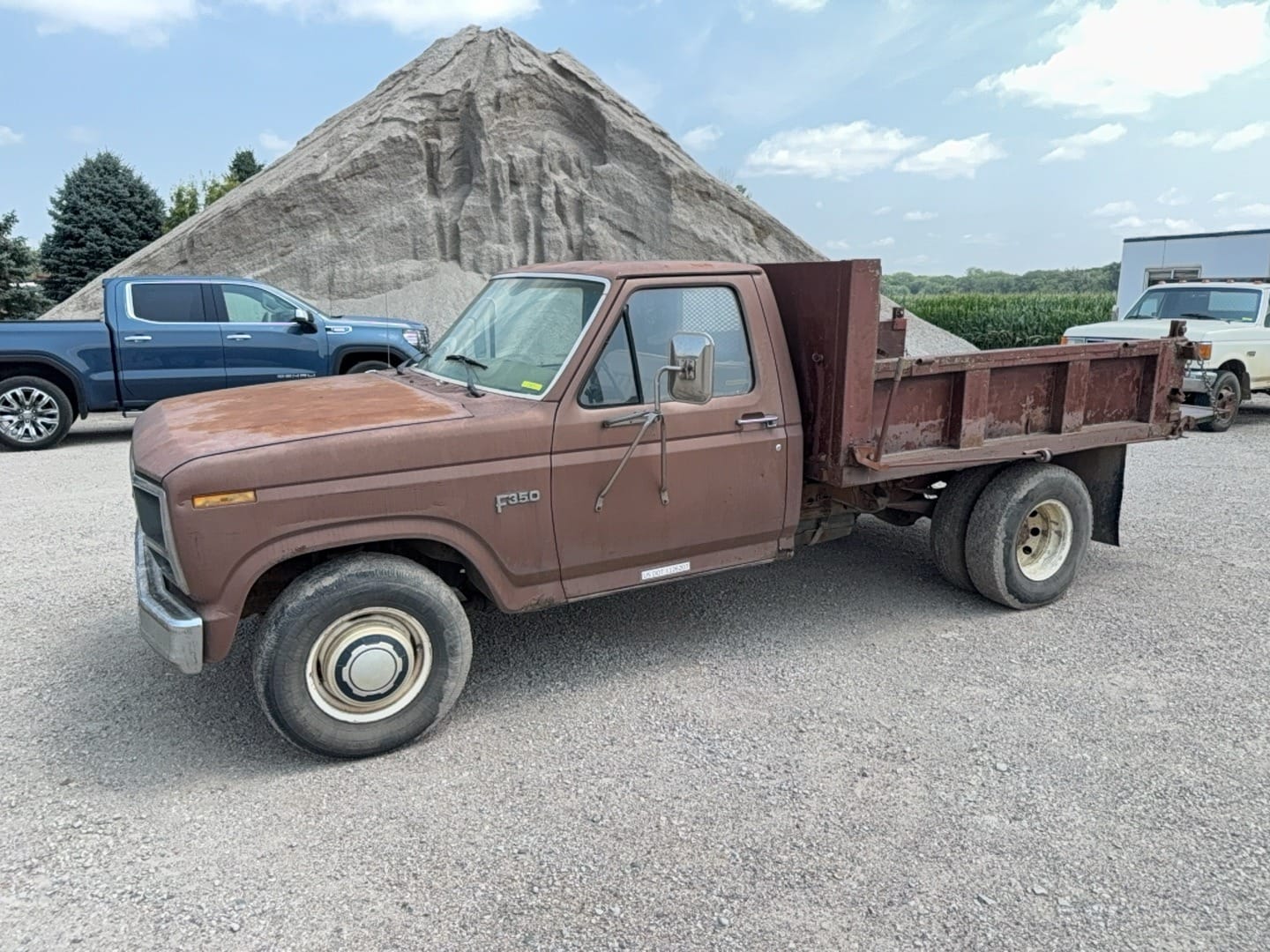 1985 Ford F-350 Equipment Image0