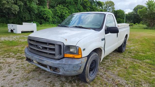 Image of Ford F-250 equipment image 2