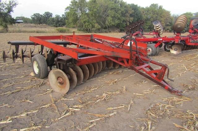 Image of International Harvester 501 equipment image 1