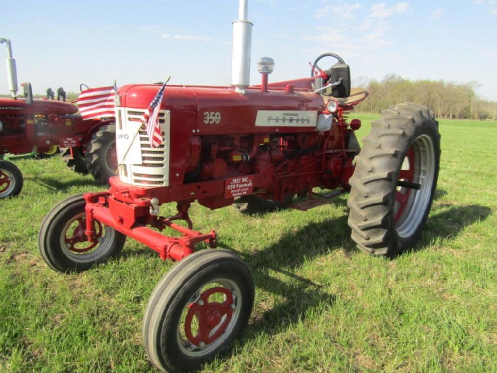 Image of Farmall 350 Primary image
