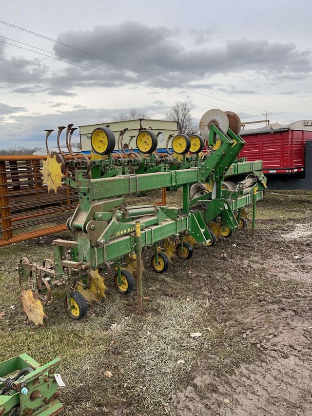 Image of John Deere 845 equipment image 2