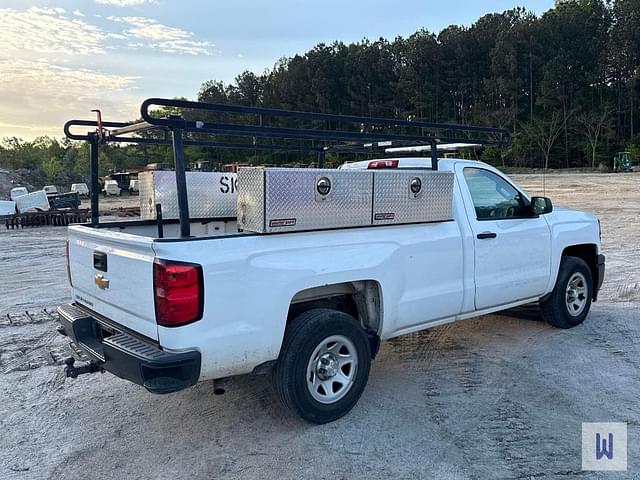 Image of Chevrolet 1500 equipment image 3