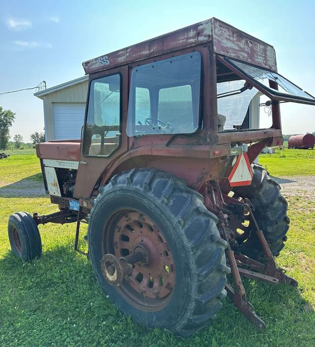 Image of International Harvester 966 equipment image 2