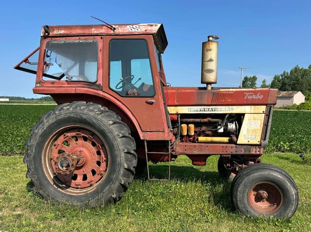 Image of International Harvester 966 equipment image 1