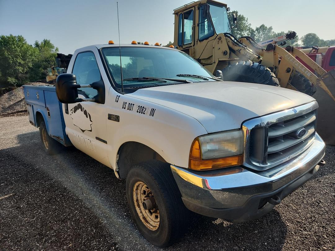 Image of Ford F-350 Primary image