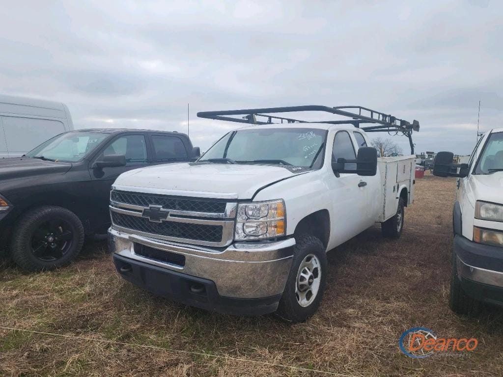 2011 Chevrolet 2500 Equipment Image0