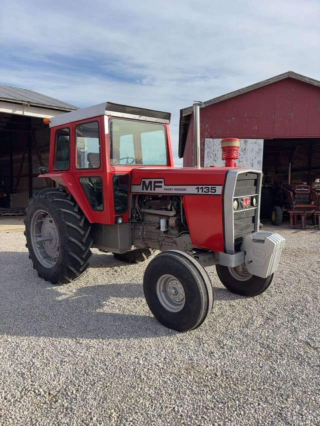 Image of Massey Ferguson 1135 equipment image 1
