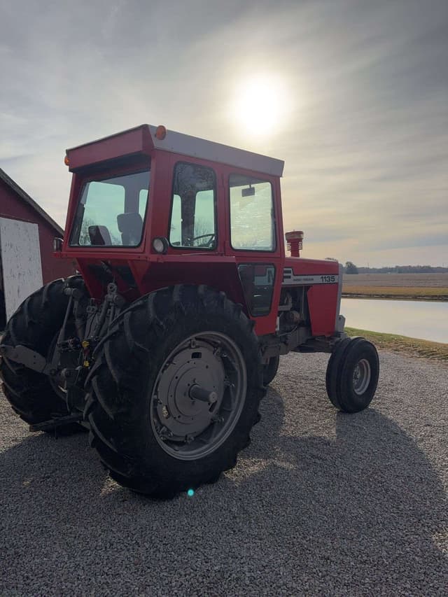 Image of Massey Ferguson 1135 equipment image 2