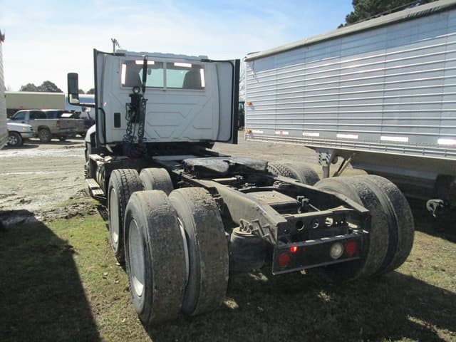 Image of International RH613 equipment image 3