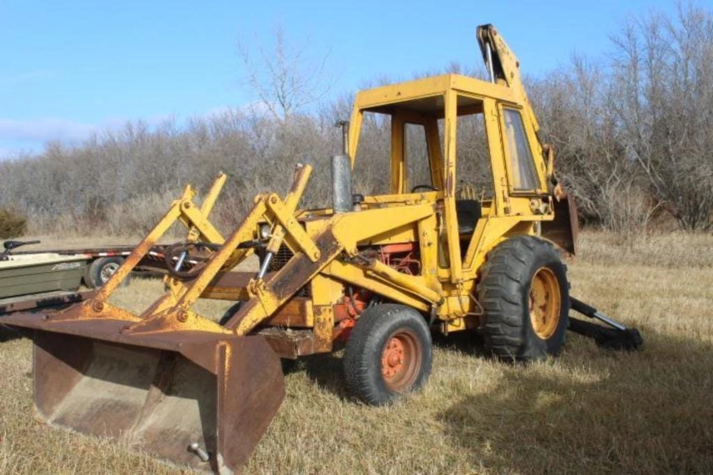 Case 580B Equipment Image0