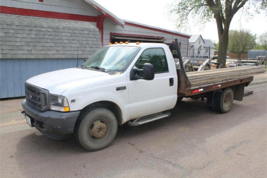 Image of Ford F-350 Primary image