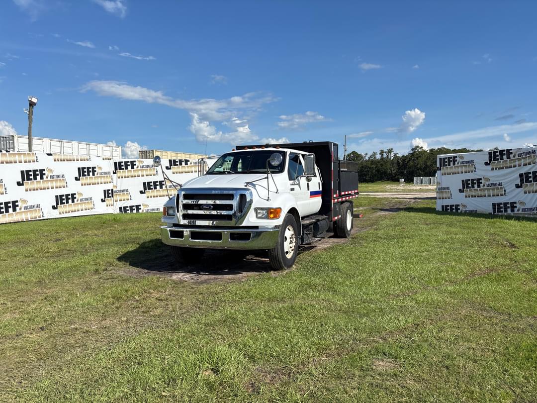 Image of Ford F-650 Primary image