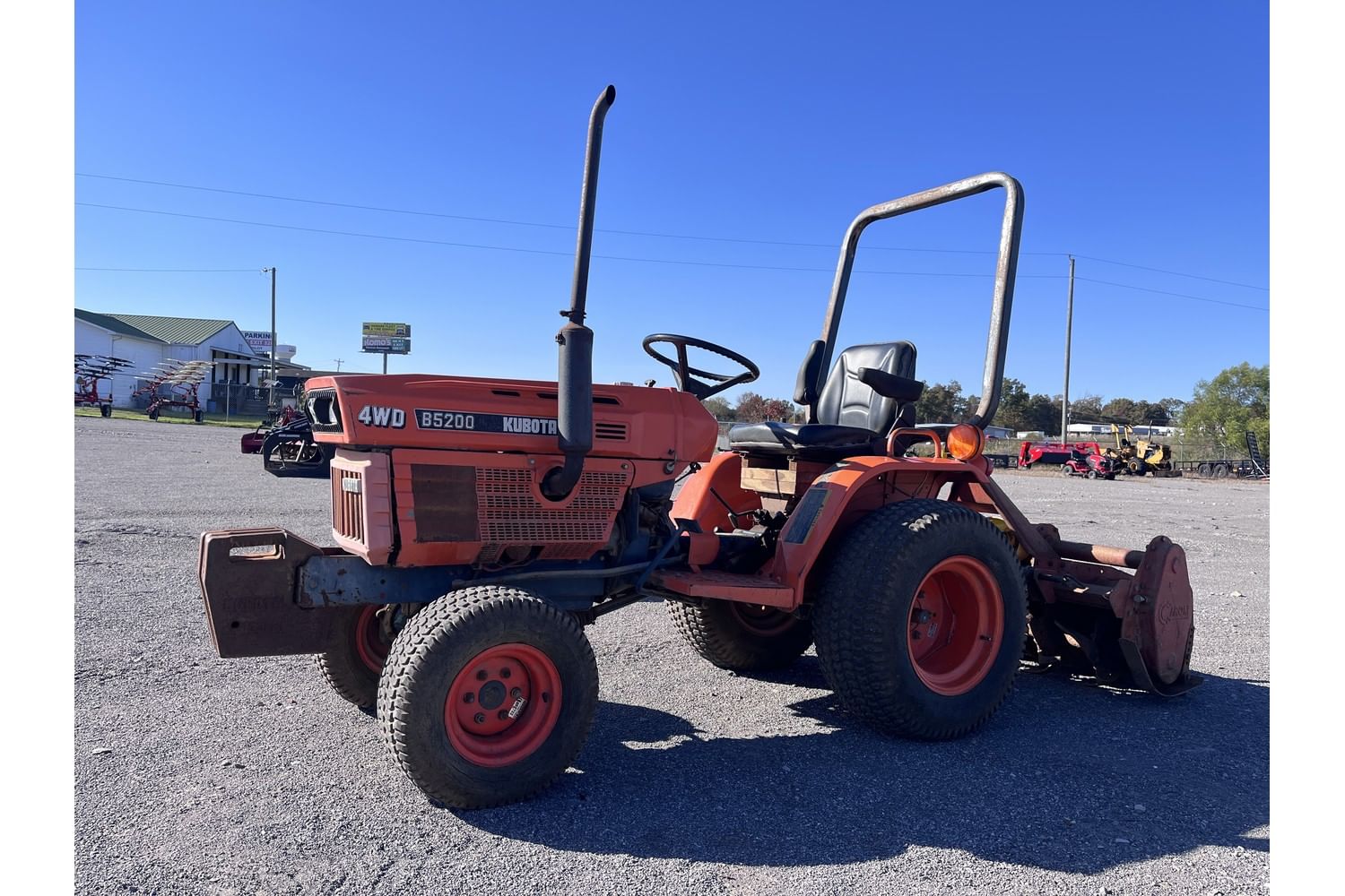 Kubota B5200 Equipment Image0