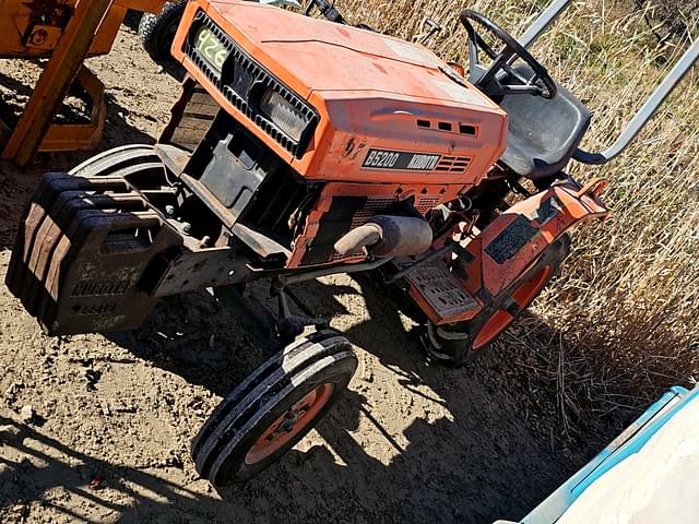 Image of Kubota B5200 equipment image 1