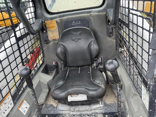 Image of Bobcat T595 equipment image 4