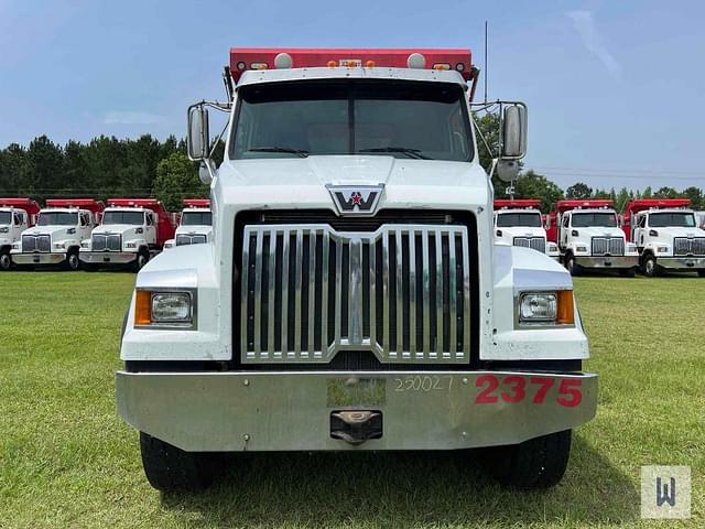 Image of Western Star 4700SF equipment image 1