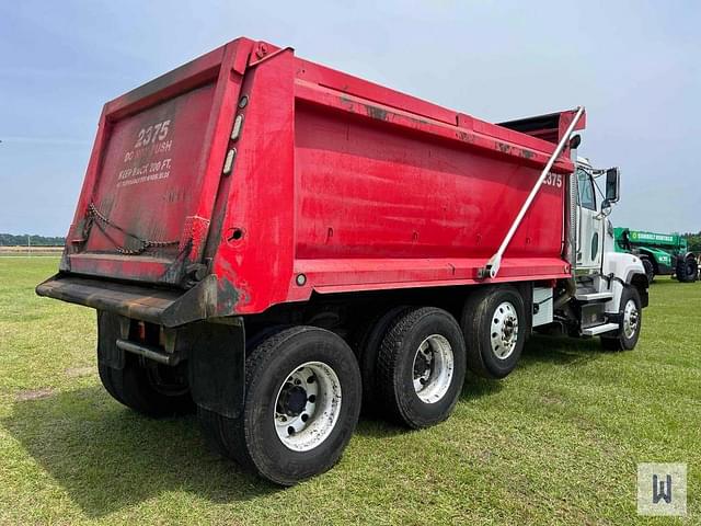Image of Western Star 4700SF equipment image 3
