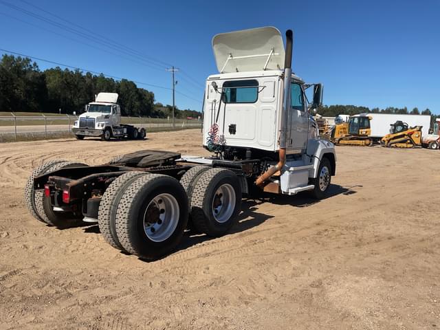 Image of Western Star 4700SF equipment image 4