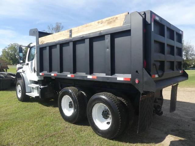 Image of Freightliner M2 equipment image 3