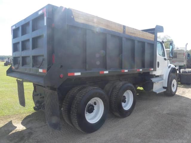 Image of Freightliner M2 equipment image 2