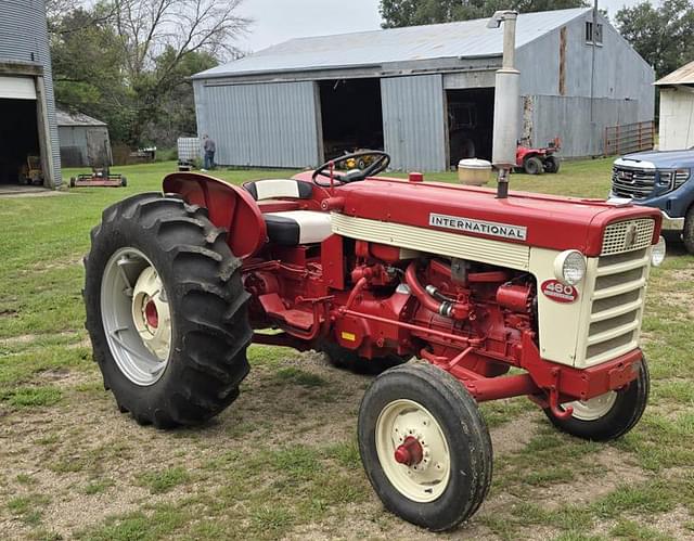 Image of International Harvester 460 equipment image 1