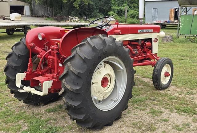 Image of International Harvester 460 equipment image 3