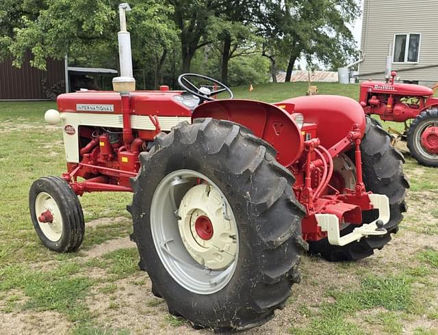 Image of International Harvester 460 equipment image 4