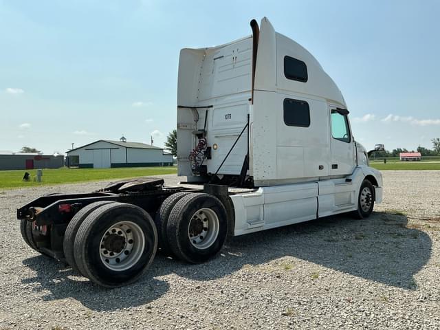 Image of Volvo VNL equipment image 4