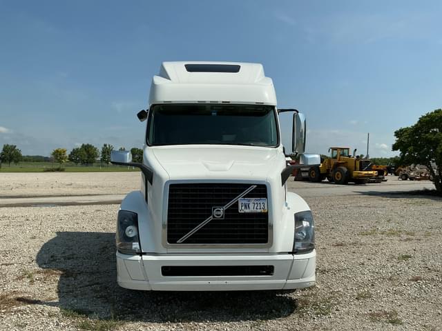 Image of Volvo VNL equipment image 1