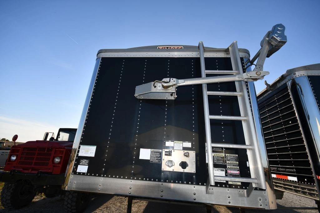 2017 Timpte Super Hopper Equipment Image0