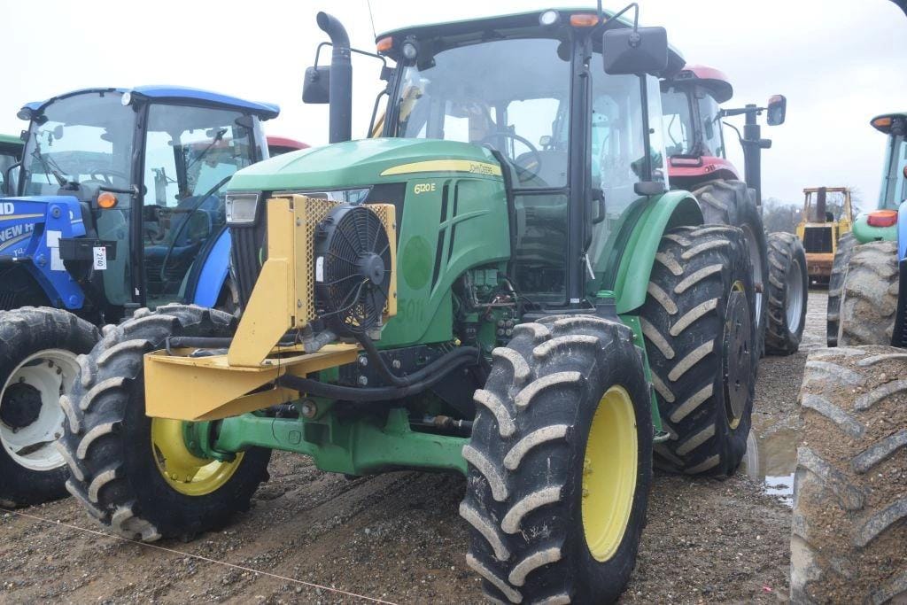 John Deere 6120E Equipment Image0