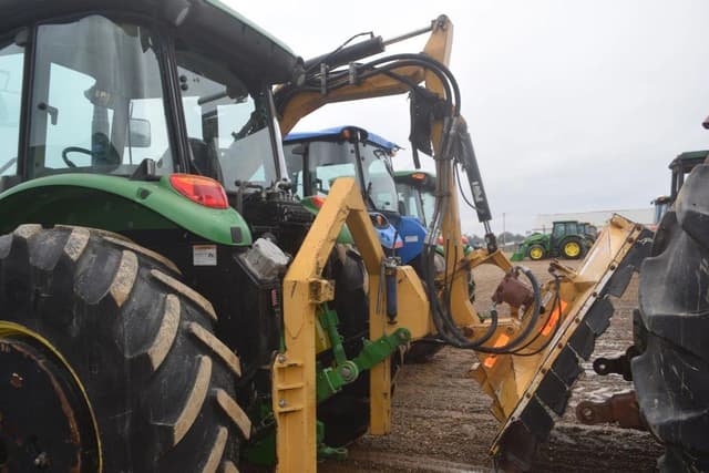 Image of John Deere 6120E equipment image 2