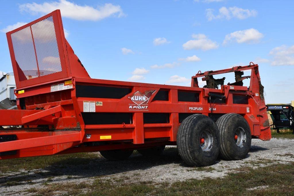 Image of Kuhn Knight 2044 Primary image