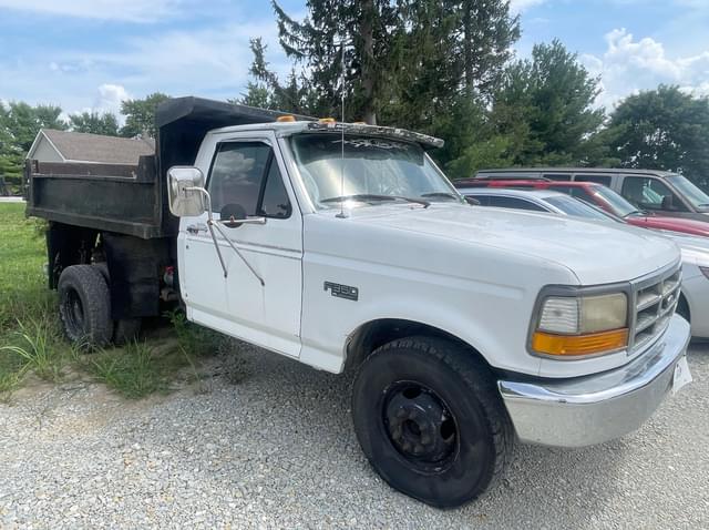 Image of Ford F-350 equipment image 1