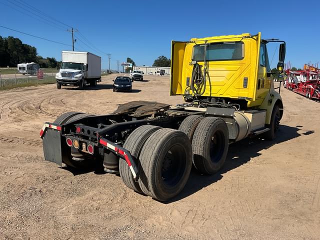 Image of International 8600 equipment image 4