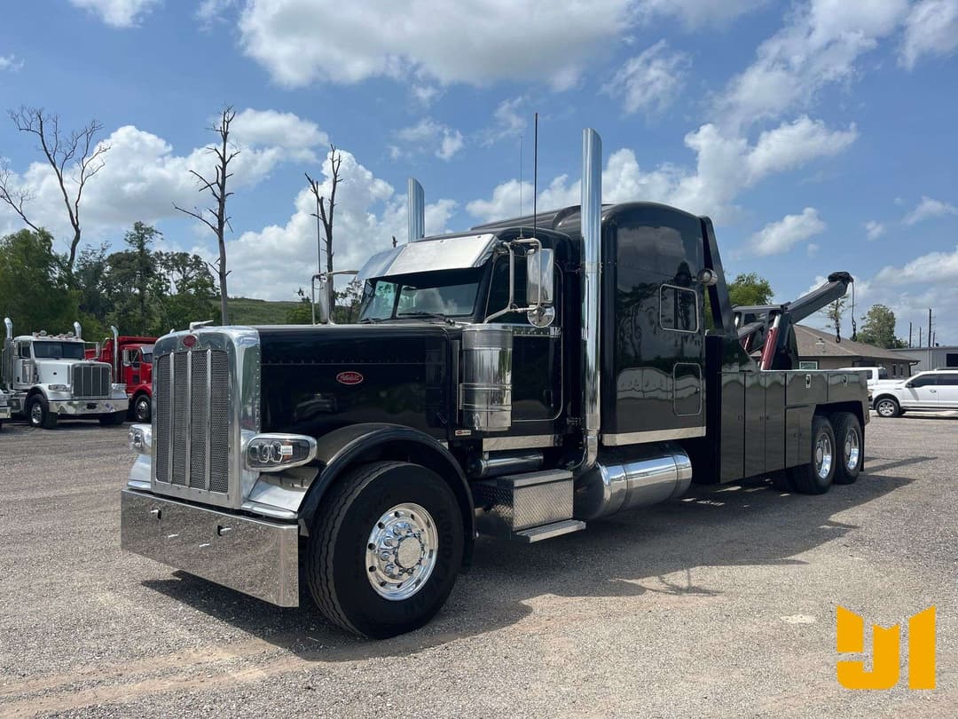 Image of Peterbilt 389 Primary image