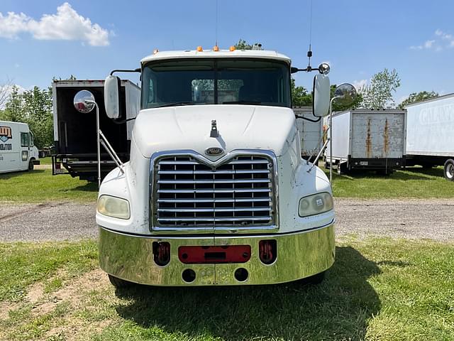 Image of Mack CX613 equipment image 1