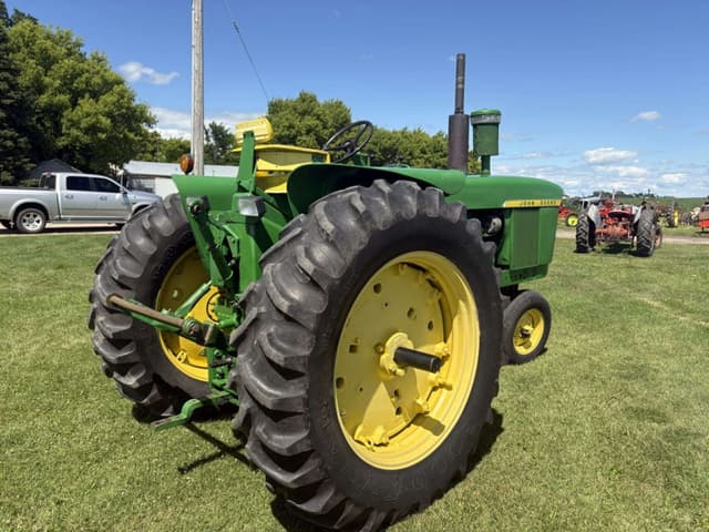 Image of John Deere 4010 equipment image 4