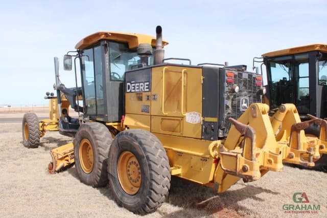 Image of John Deere 672G equipment image 3