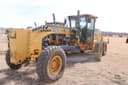 2010 John Deere 672G Image