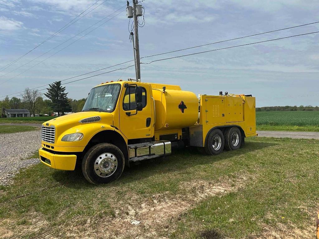 Image of Freightliner M2 106 Primary image