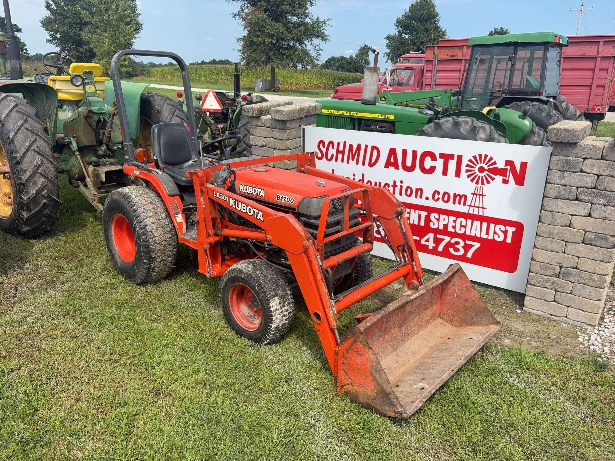 Kubota B1700 Equipment Image0