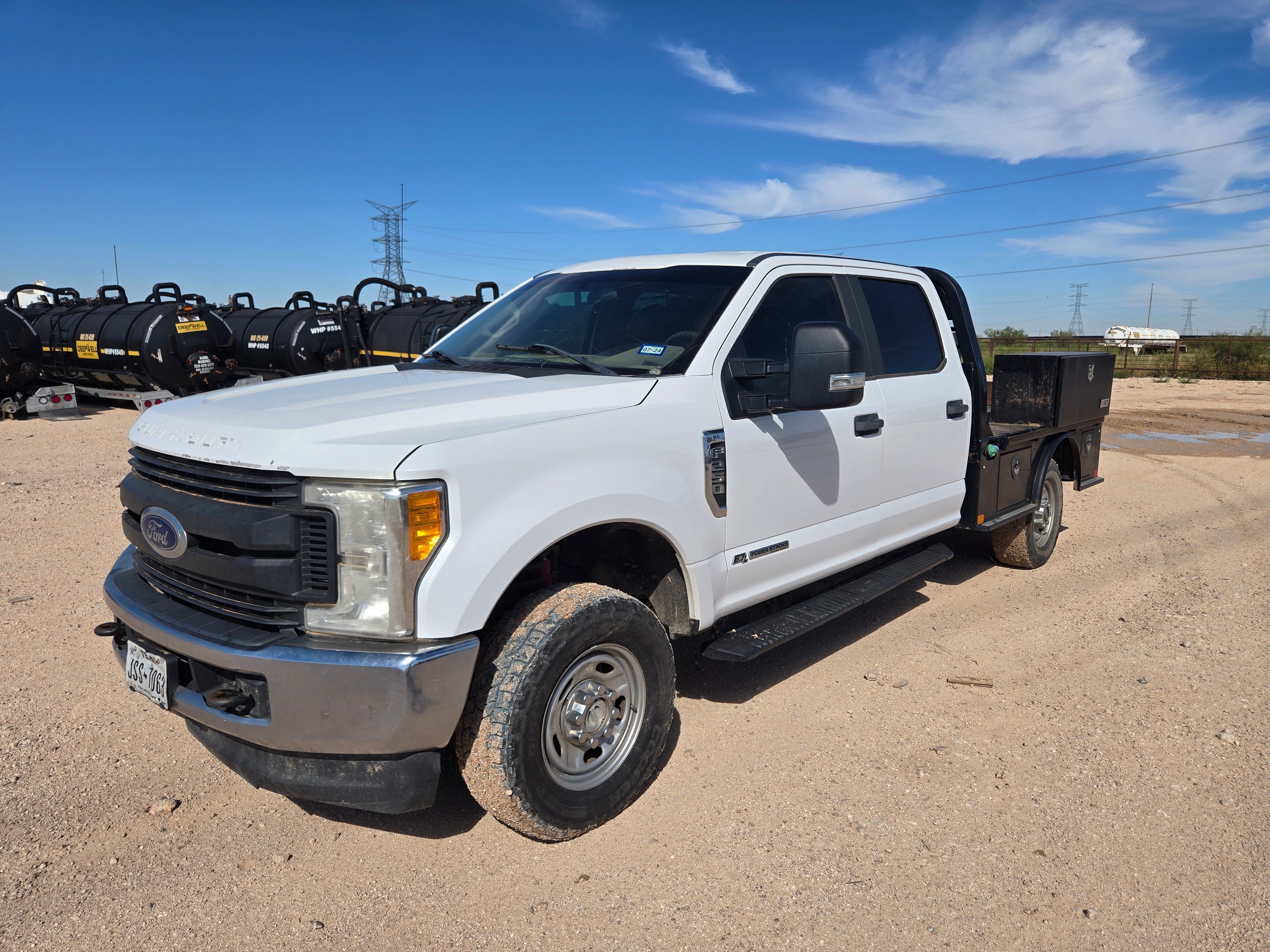 2017 Ford F-250 Equipment Image0